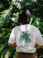 Bajo El Sol Palm Tee